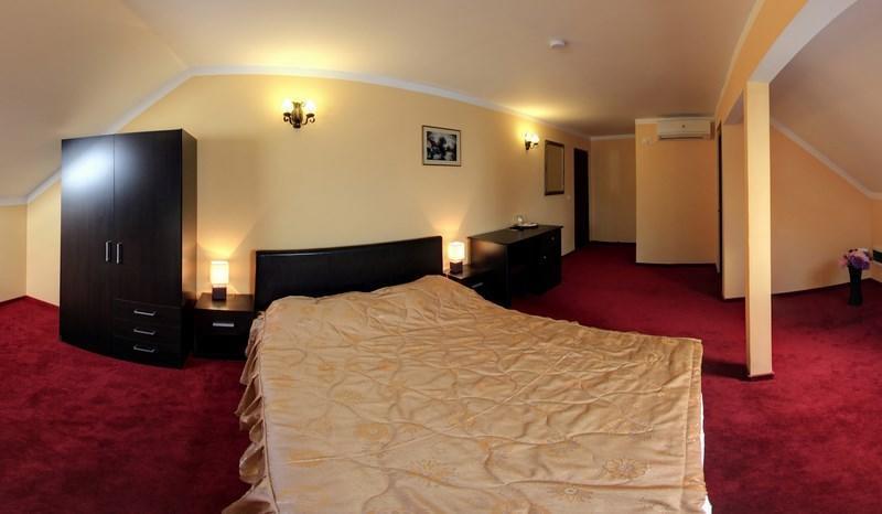 La Storia Guest House Pitesti Bagian luar foto