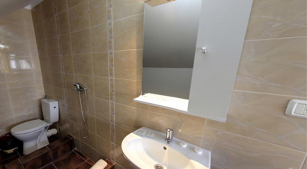 La Storia Guest House Pitesti Ruang foto