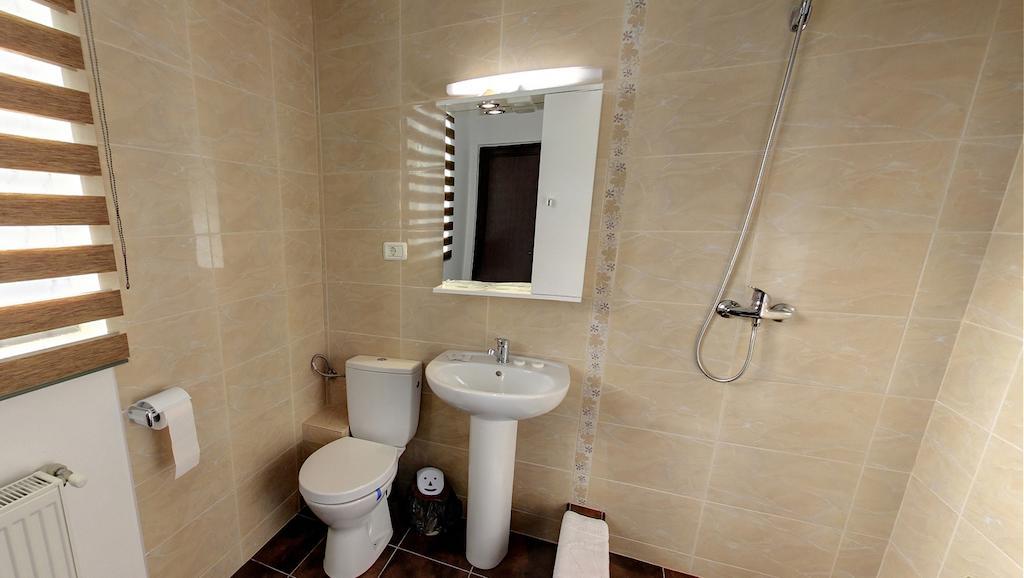 La Storia Guest House Pitesti Ruang foto